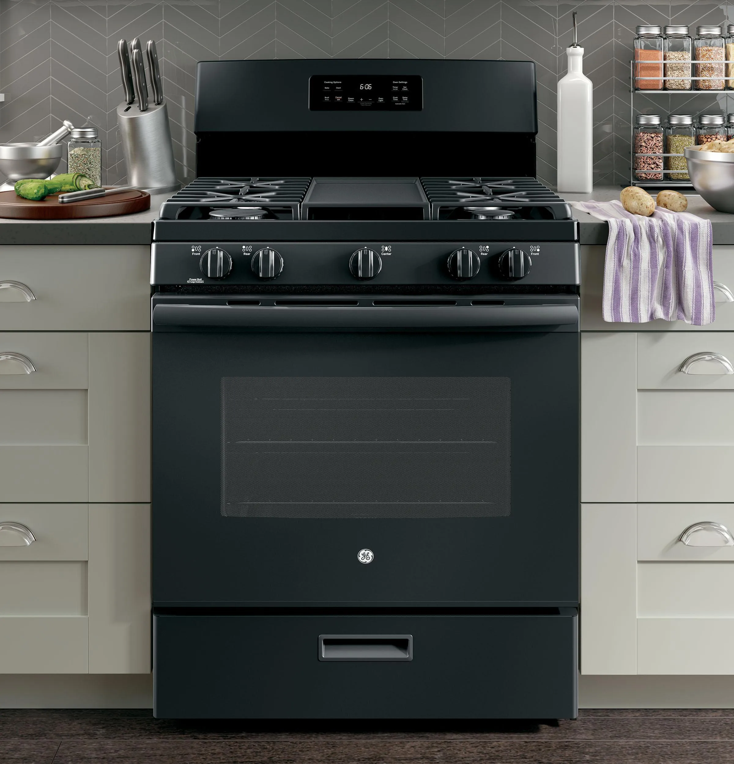 JGBS66DEKBB GE® 30" Free-Standing Gas Range